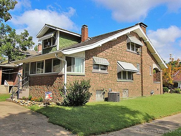 3rd image of 301 NW End Blvd