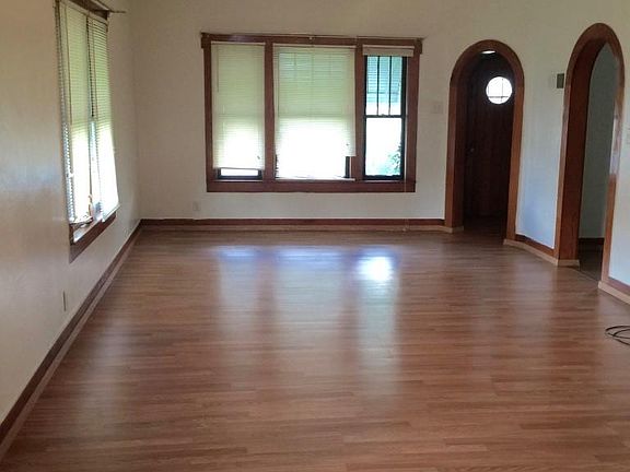 2nd image of 801 S Park Ave