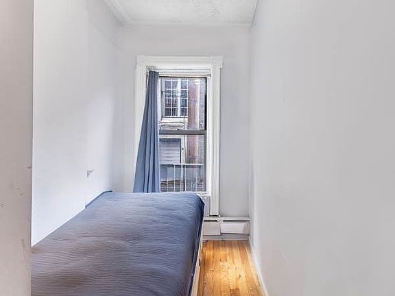 4th image of 17 Saint Marks Pl APT 9