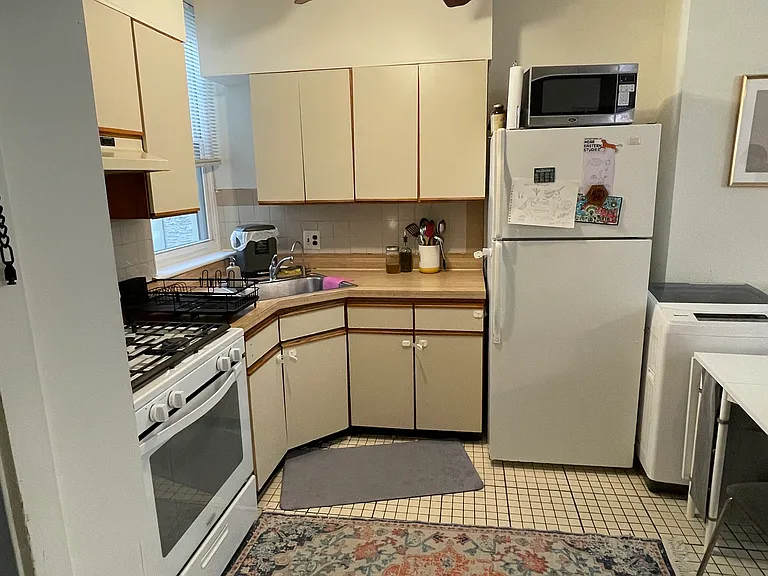 253 S 45th St #2F — Photo 7
