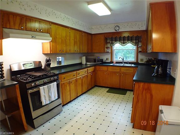 2nd image of 380 Olive St