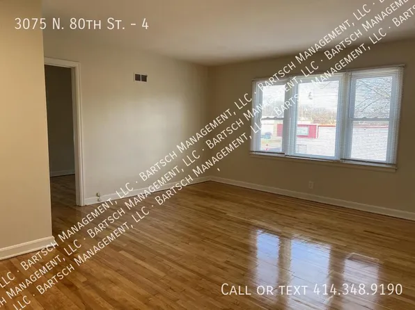 3075 N 80th St APT 4, Milwaukee, WI 53222