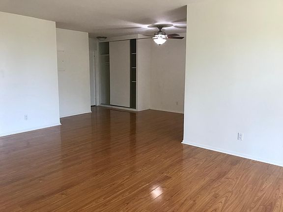 3rd image of 1115 Cordova St APT 105