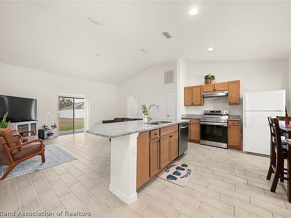 5th image of 1204 Ridge Dr