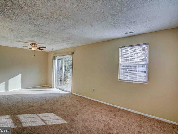 5th image of 541 White Sands Dr