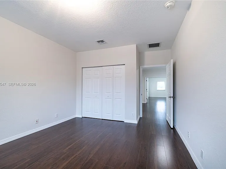 5327 SW 40th Ave — Photo 17