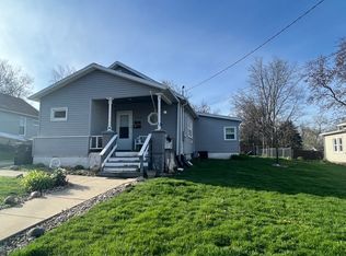 208 Packard St, Bloomington, IL 61701