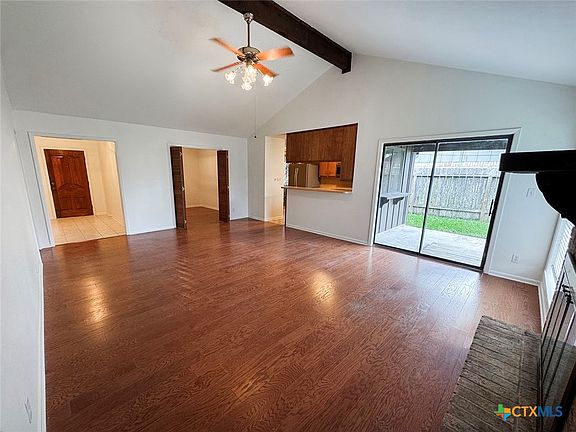 4th image of 409 Taos Dr