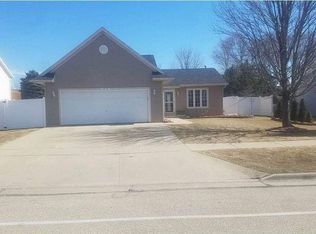 2838 N Wright Rd, Janesville, WI 53546