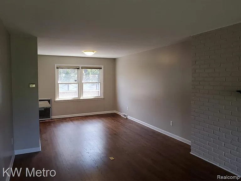 553 N Old Woodward Ave — Photo 10