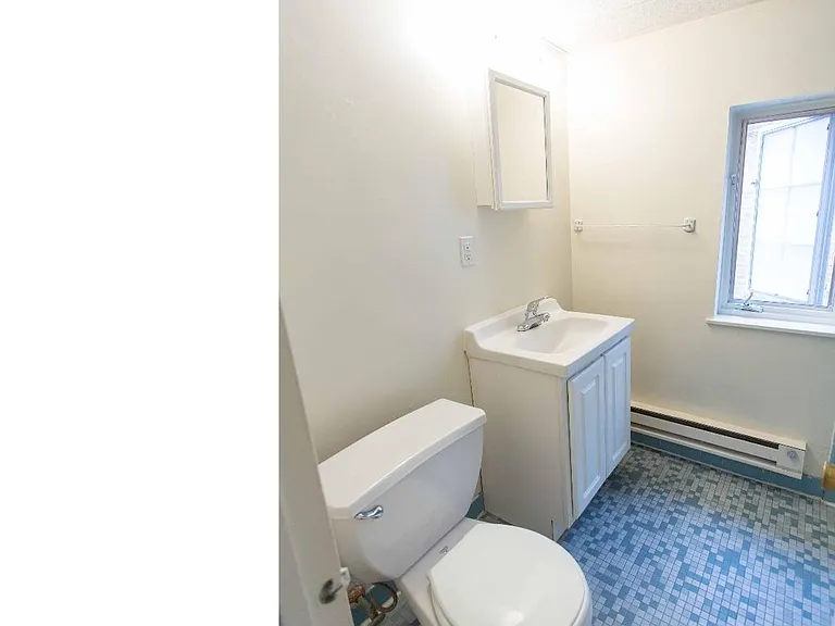 727 Spruce St #2R — Photo 8