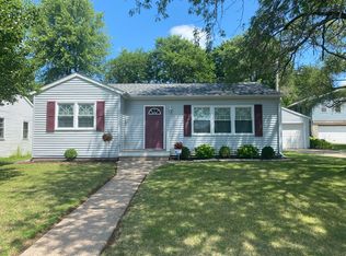 7 Marian Dr, Muscatine, IA 52761