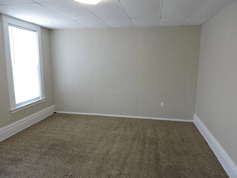 901 Alpine Ave NW — Photo 14
