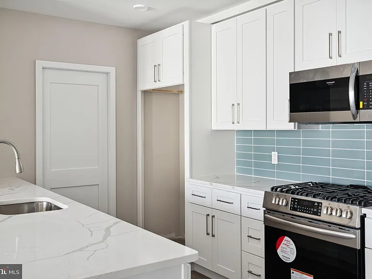 1648 Ridge Ave #401 — Photo 7