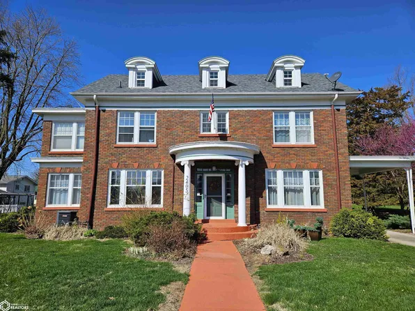 2405 Bittersweet Pl, Burlington, IA 52601