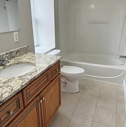 2nd image of 77 Ash St #77