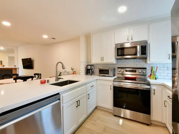 1402 Marylyn Circle, Petaluma, CA 94954