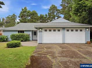 205 NW Lancer St, Lincoln City, OR 97367