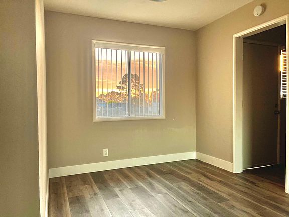 2nd image of 3200 Barrett Ave
