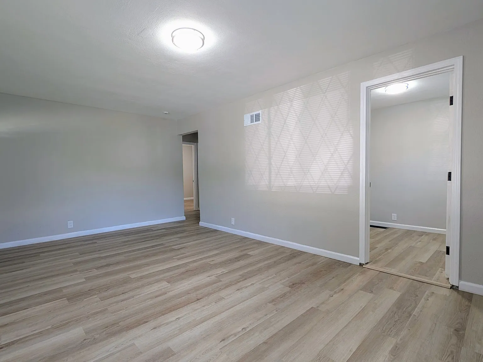 3 bed, 1050 sqft, $1,500 — Photo 3