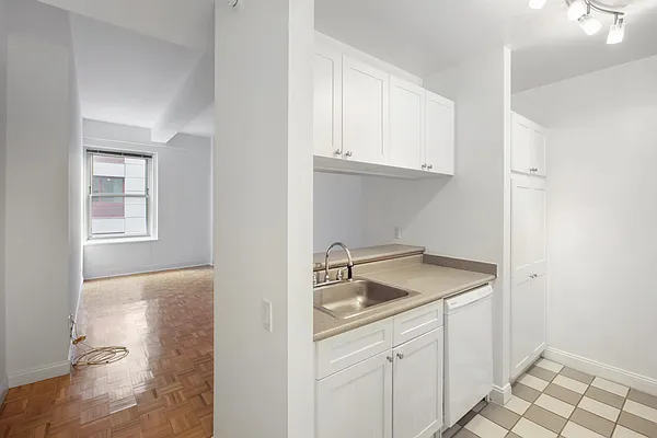 Rented by R New York | media 6