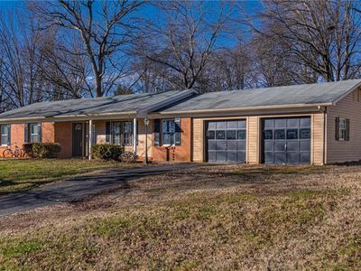 306 Mountain Brook Dr, King, NC, 27021
