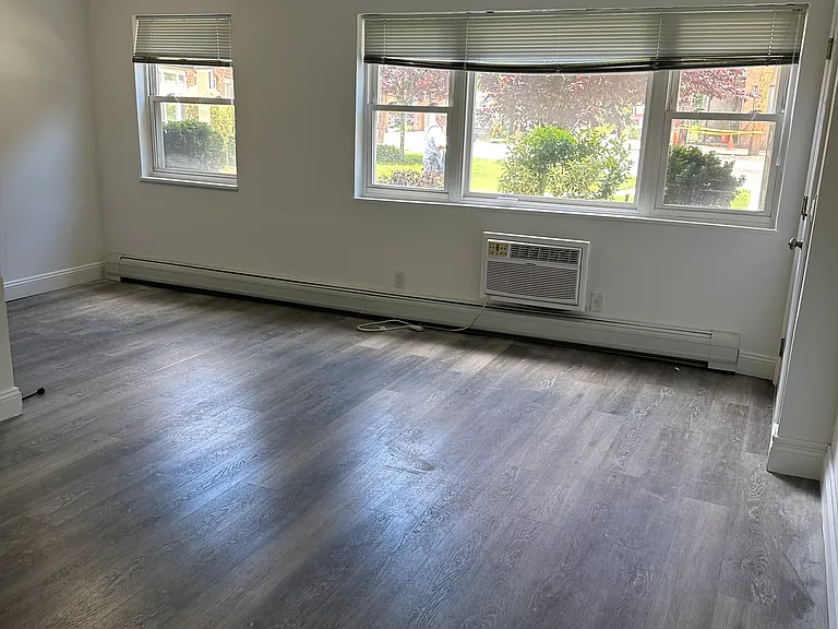 570 Fairview Ave #11 — Photo 10