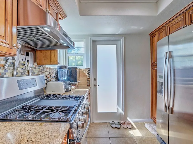 1409 Lakeside Ln — Photo 12