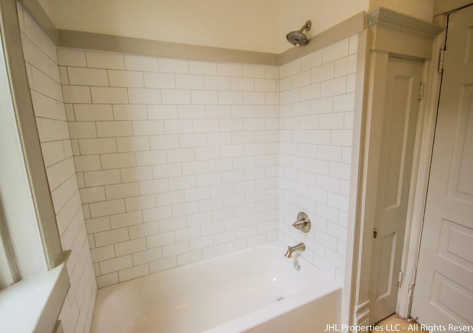 Two Bedroom in Beautiful Highland Park! — Photo 4