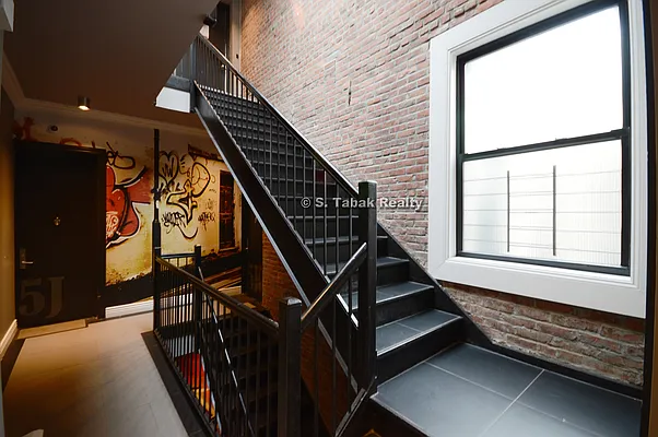 Rented by Sam Tabak | media 48