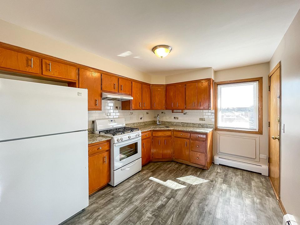 1st image of 5005 W Diversey Ave APT 1E