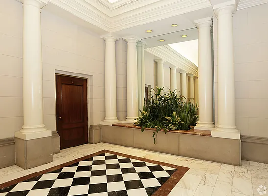 Rented by 280 Park Avenue South Realty | media 7