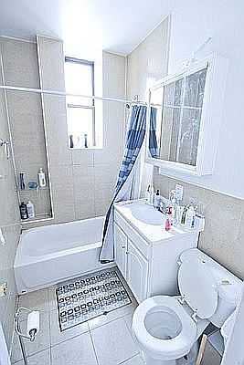 4th image of 36 Saint Marks Pl APT 6