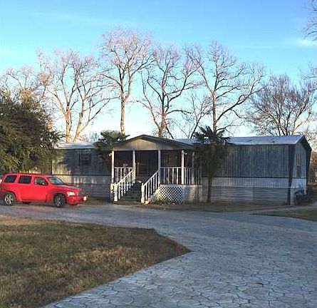 3rd image of 301 Honey Ln