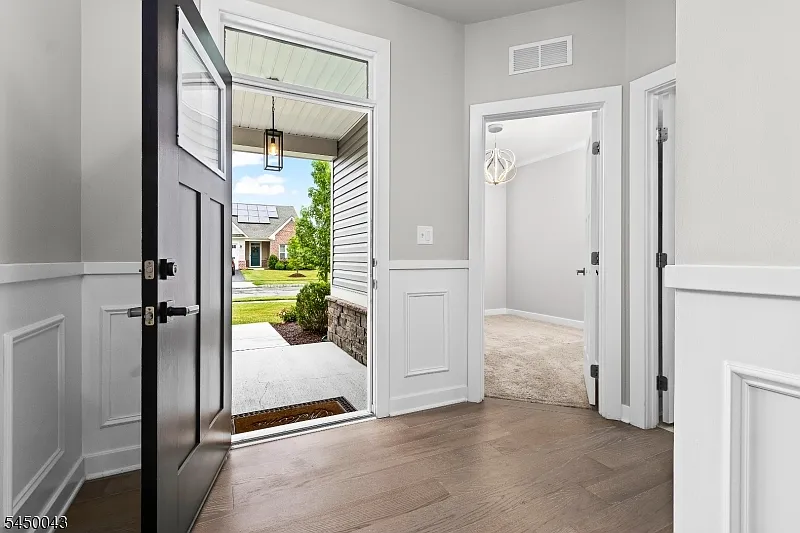 3 bed, 3.0 bath, $3,500 — Photo 2