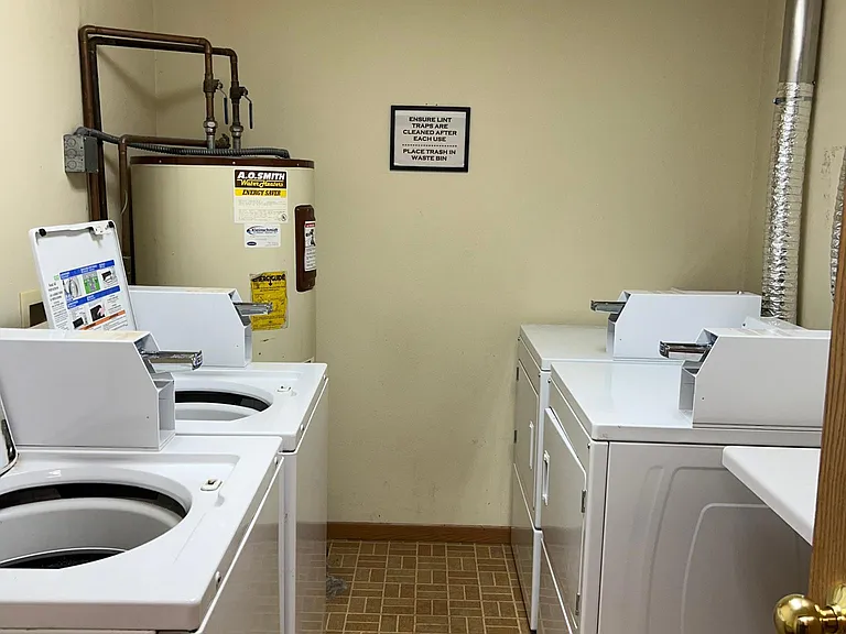 509 1/2 Sinclair Lewis Ave #6 — Photo 6