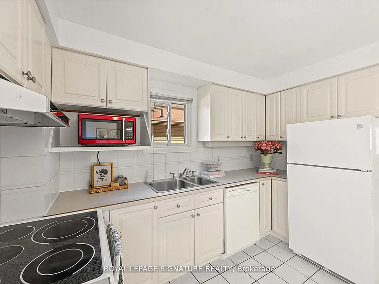 22 Madsen Cres — Photo 19