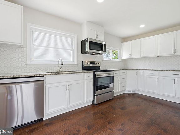 5th image of 8001 W End Dr