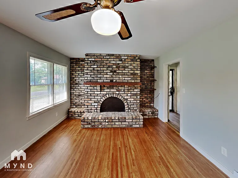 877 Twin Lake Dr NE — Photo 8