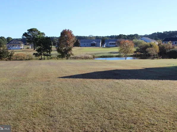 165 Captains Corridor, Greenbackville, VA 23356