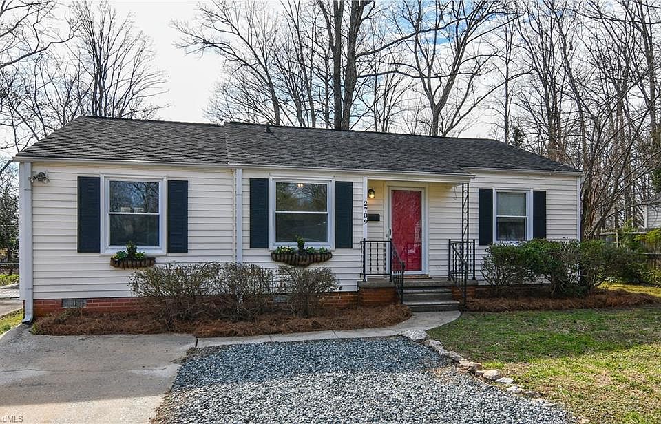 1st image of 2709 Robin Hood Dr