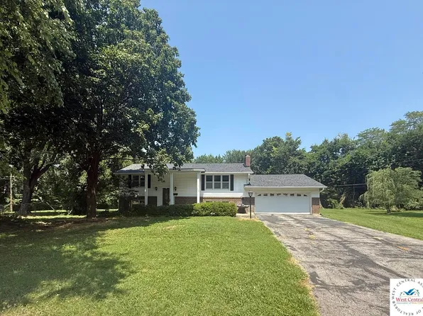 106 SW Boulevard Ct, Sedalia, MO 65301