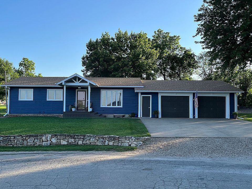2nd image of 304 Birchwood Dr