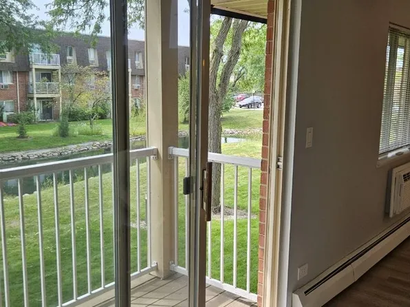 1 Villa Verde Dr, Buffalo Grove, IL