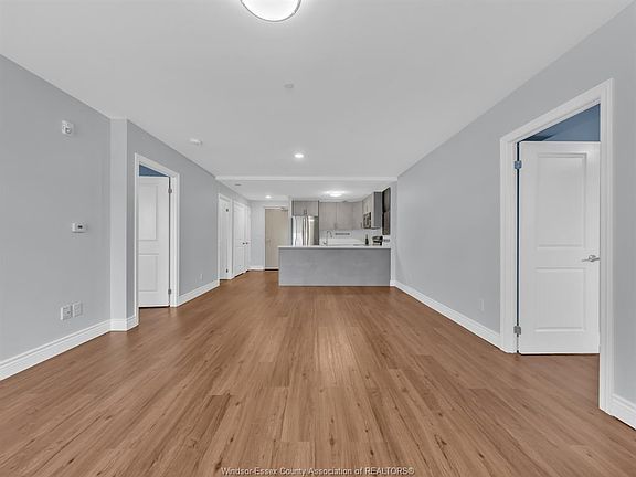 3rd image of 1489 Banwell Rd #223