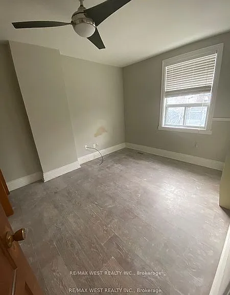 35 Lansdowne Ave #2 — Photo 8