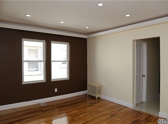 5th image of 957 East 104th Street