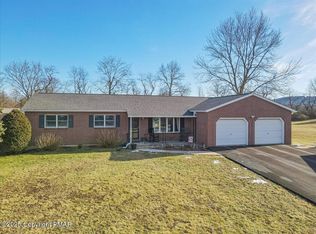 150 Bush Ln, Brodheadsville, PA 18322
