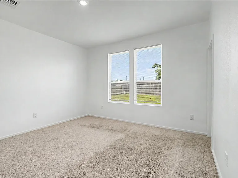 511 Louis Ln — Photo 15