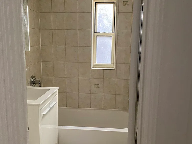 41-35 45th St #4L — Photo 7